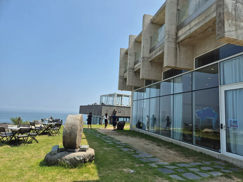 Gwakam Art Cafe Gallery Photos 2