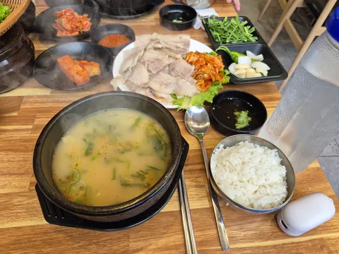 Yeongjin Dwaeji Gukbap (Yeonsan branch) Photos