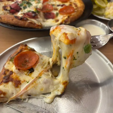 Hobo's Pizza Photos